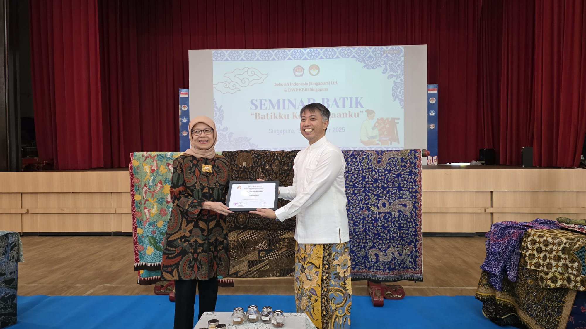 Seminar Batik “Batikku Kebanggaanku” di Sekolah Indonesia (Singapura) Ltd.