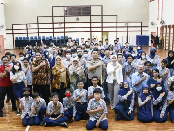 Kelas Inspirasi Bersama Atase Kepolisian KBRI Singapura : Bapak Indra Fadillah Siregar